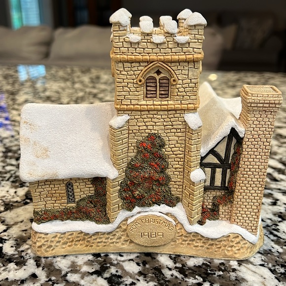 David Winter Cottage A Christmas Carol SIGNED! - Picture 4 of 9